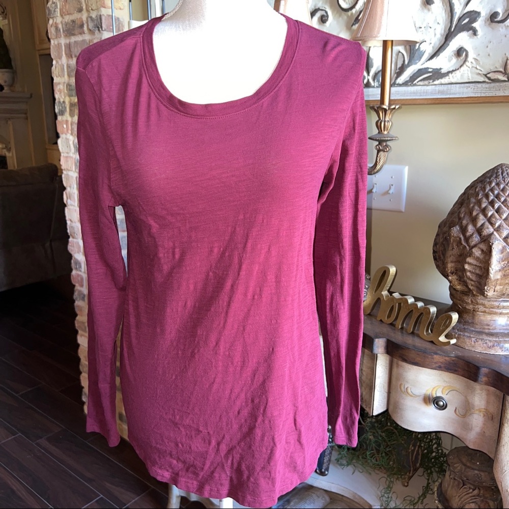 Old Navy Womens Top Small Maroon Long Sleeve  Everywear Pullover Tee Crew Neck